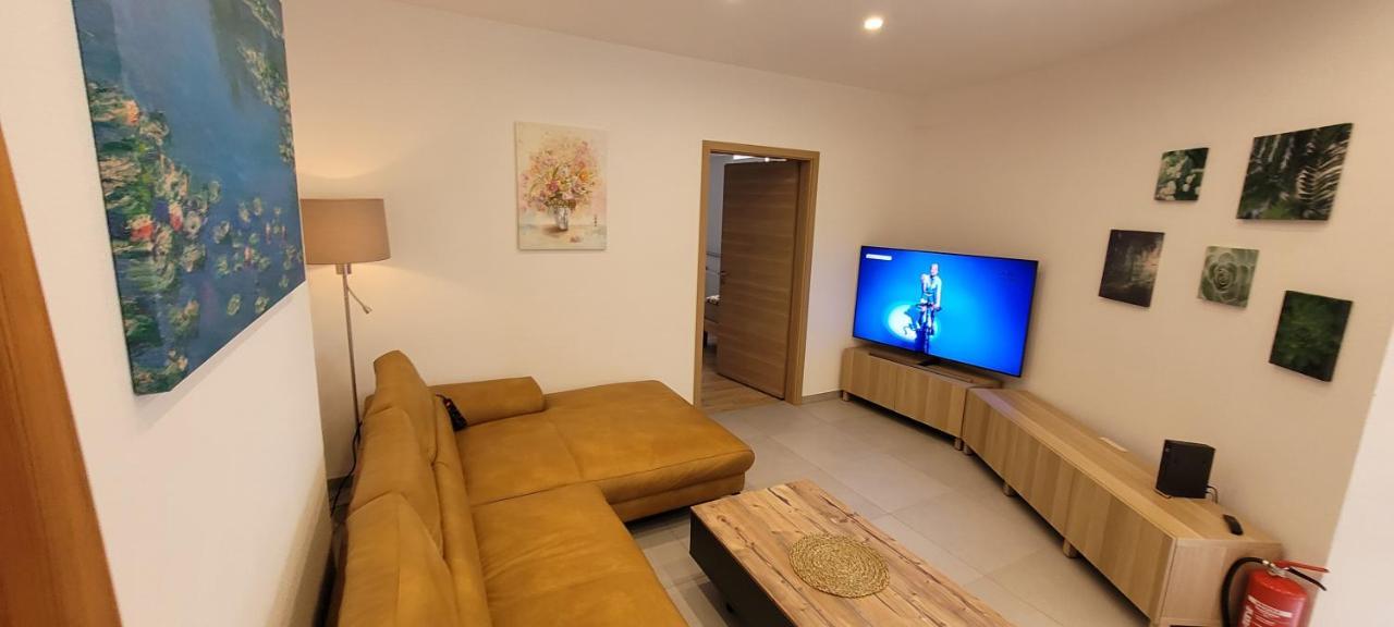 Wohnung in Swischtow Exterior foto