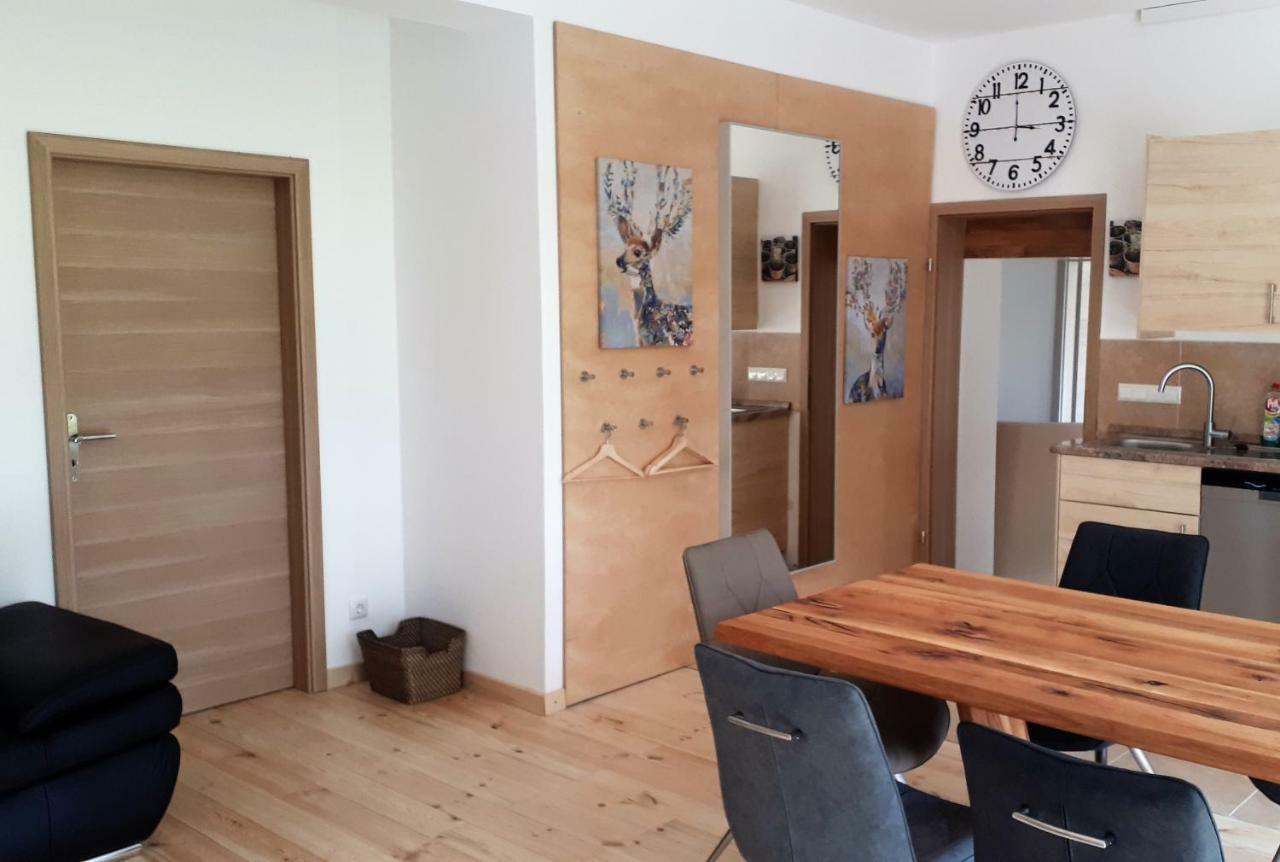 Wohnung in Swischtow Exterior foto